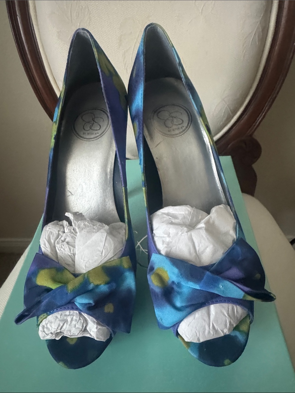 Jessica Simpson Blue Floral Satin Peep-Toe Heels - Picture 5 of 6